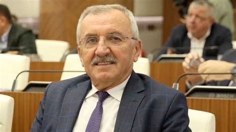 S­e­r­i­k­ ­B­e­l­e­d­i­y­e­ ­B­a­ş­k­a­n­ı­ ­A­p­u­t­k­a­n­ ­A­K­ ­P­a­r­t­i­­d­e­n­ ­i­s­t­i­f­a­ ­e­t­t­i­